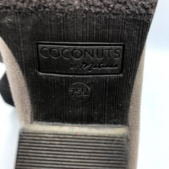 Coconuts by Matisse Women's Ankle Booties - Picture 10 of 11